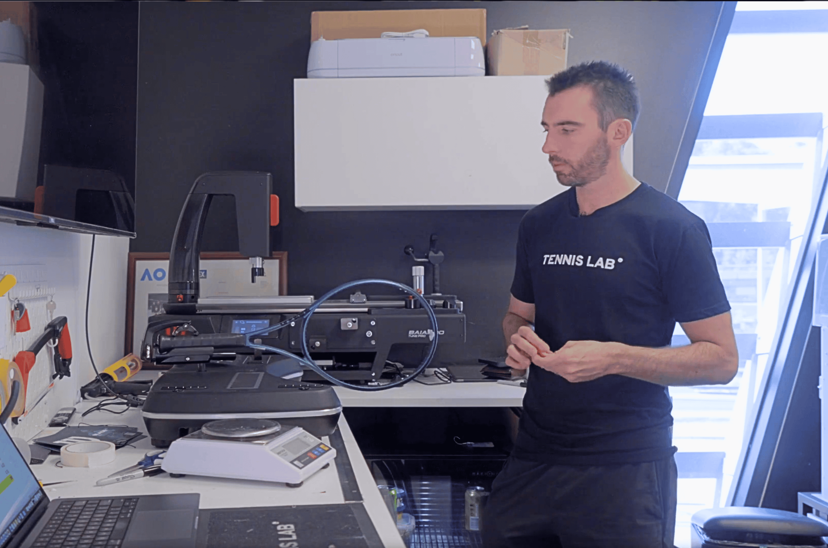 Racket specs / stringing Hero Image