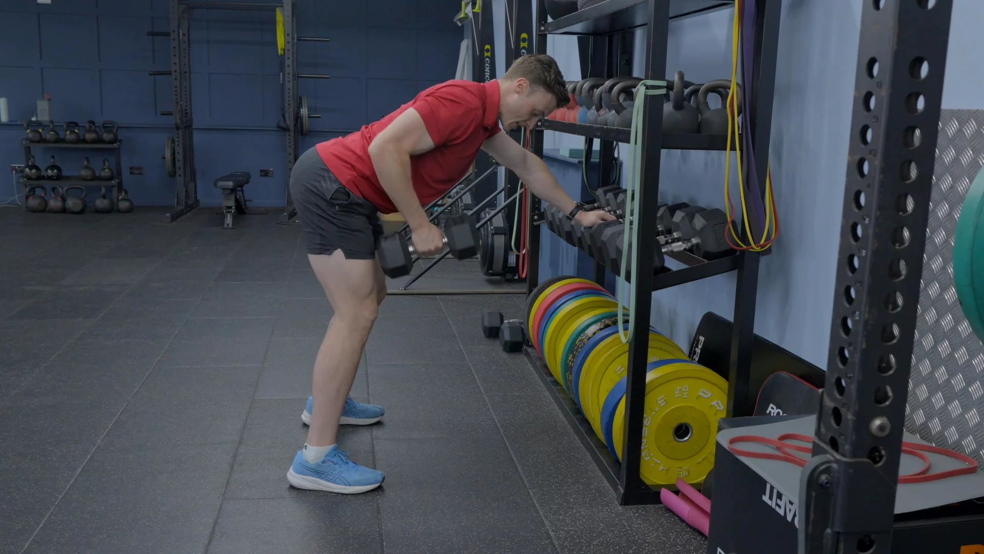 Single-Arm Dumbbell Row: Build Back Strength, Core Stability & Golf Swing Power
