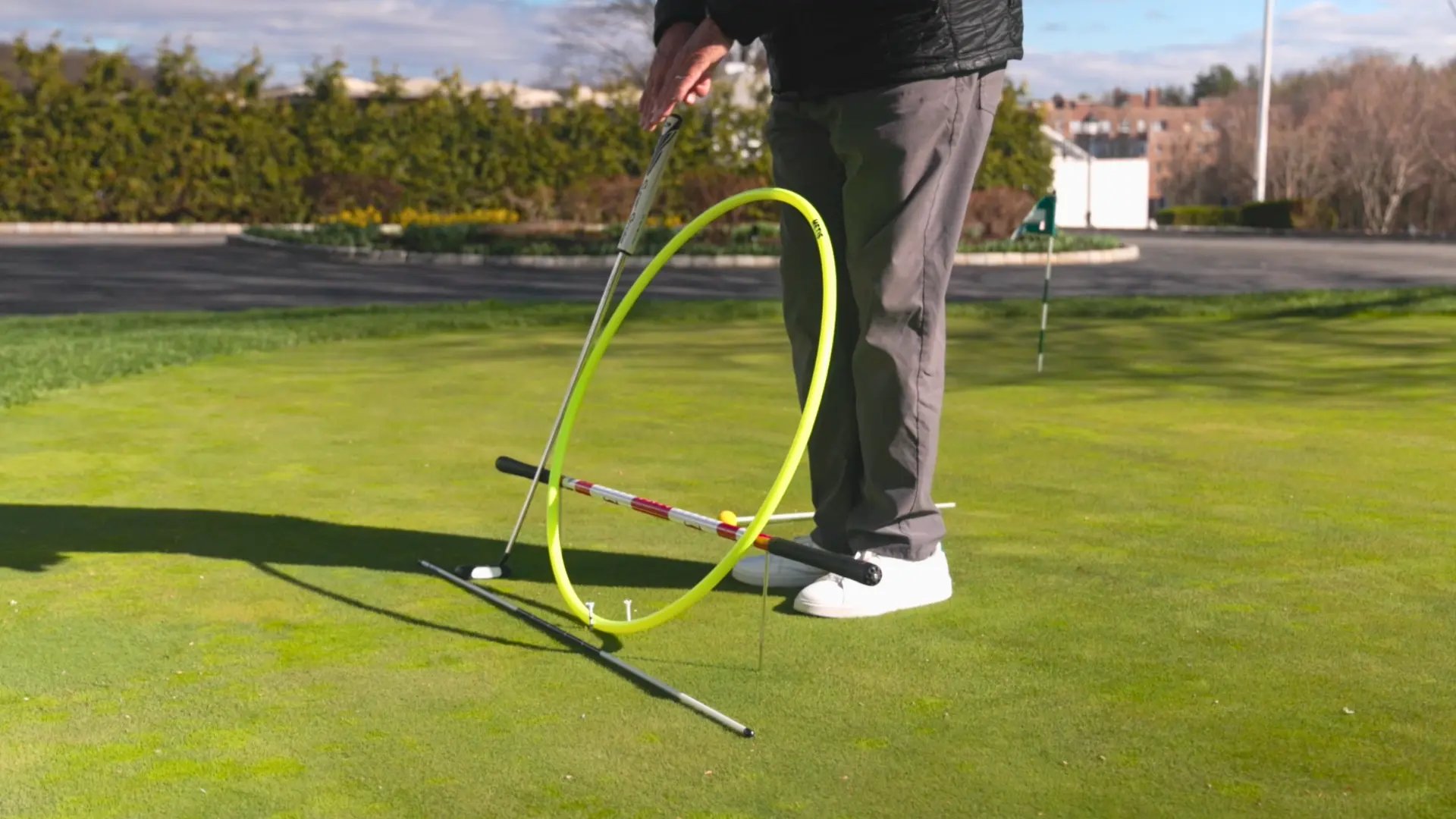The biggest putting myth: straight back & through