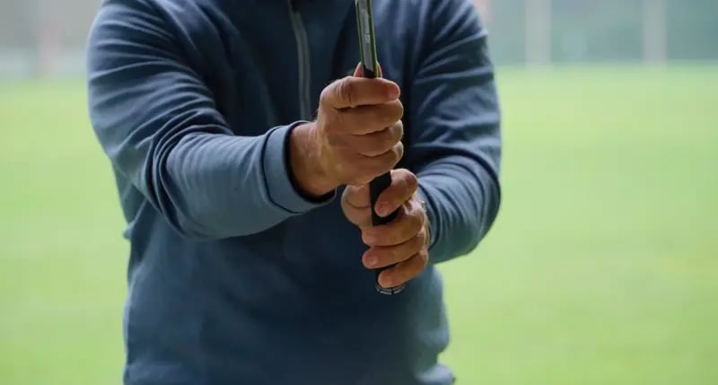 Golf Swing Setup: Grip, Stance, Ball Position & Balance for Consistent Striking