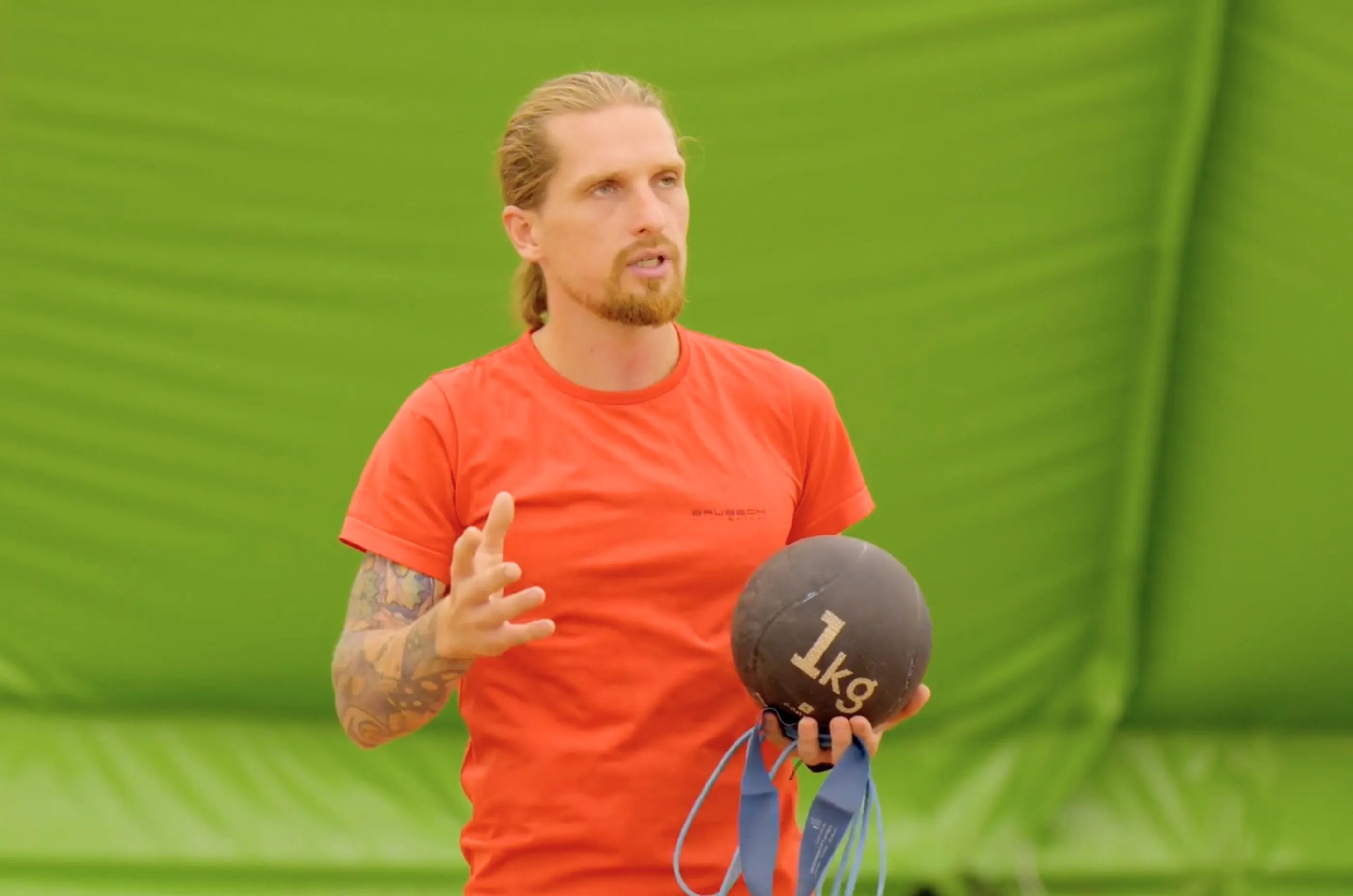 Crafting Iga Swiatek's Explosive Shots: The Junior Warm-Up Routine That Built a Champion