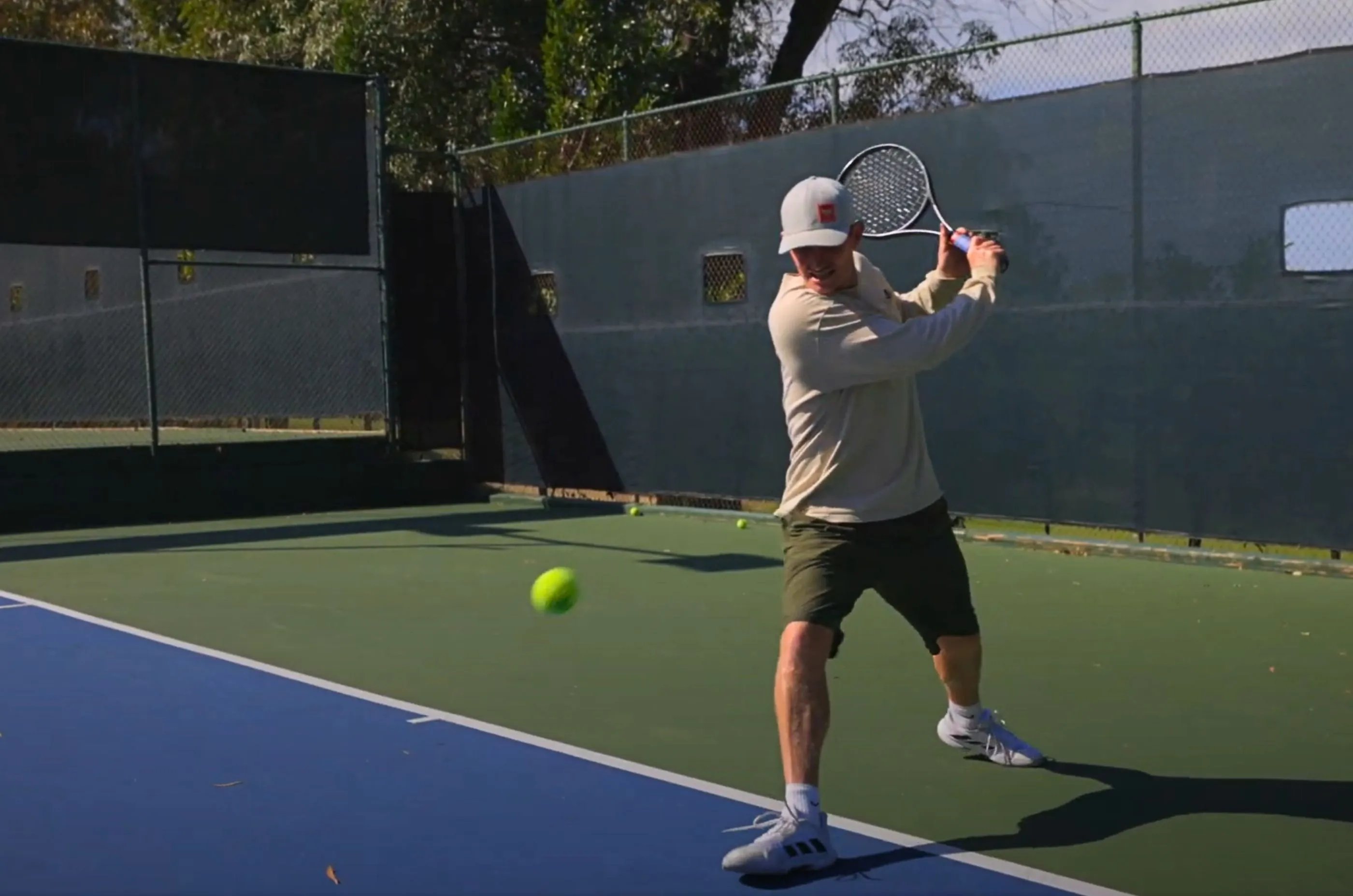 Slice Backhand : Technique and Strategy