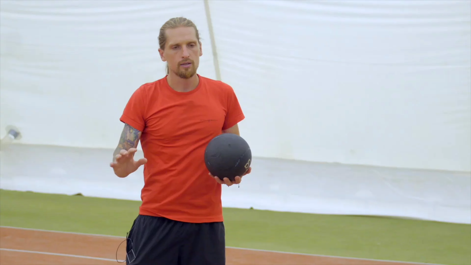 Iga Swiatek Backhand Medicine Ball Power Drills