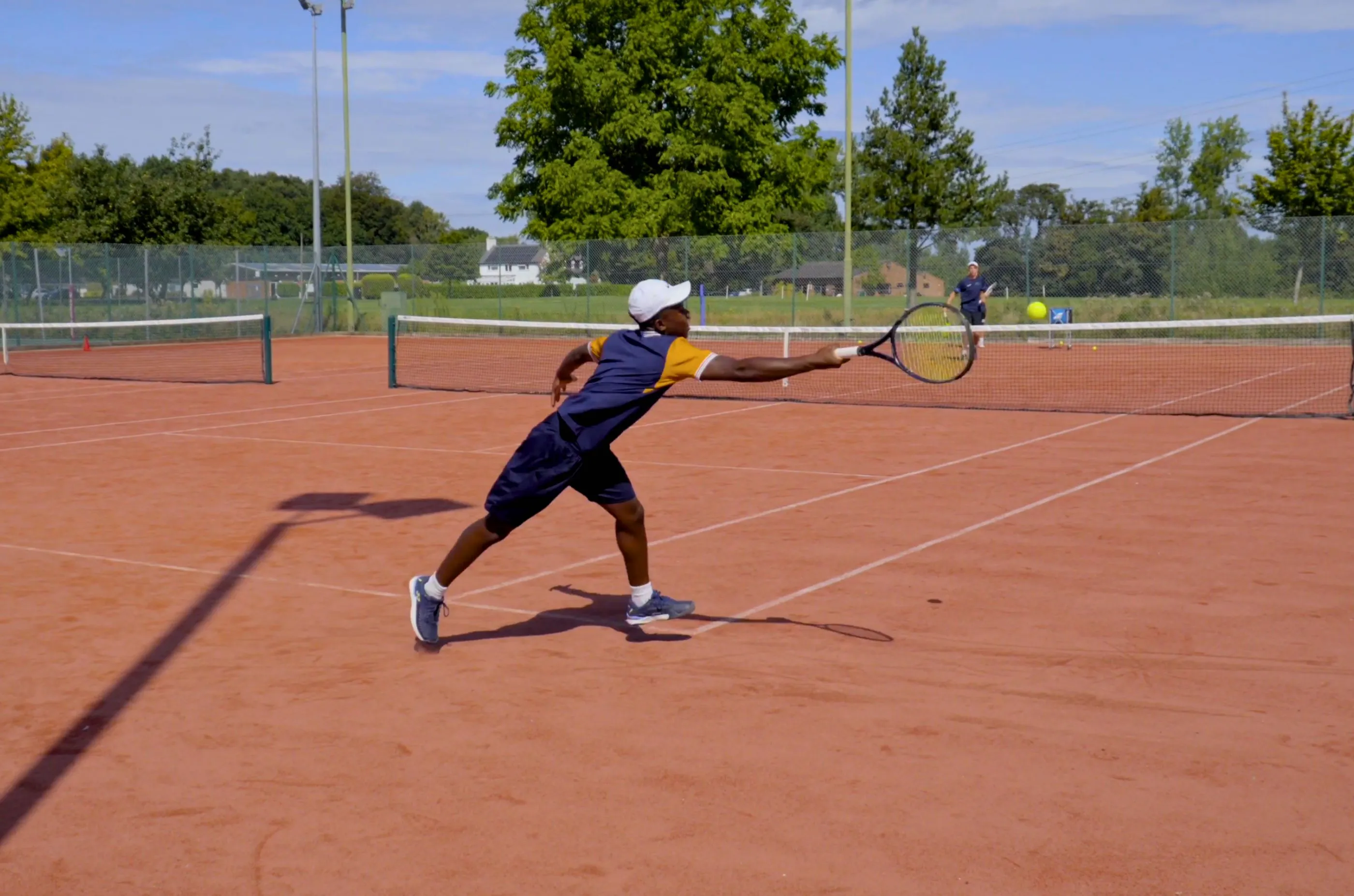 Slice Serve on the Deuce Side: Technique & Targeting Tips